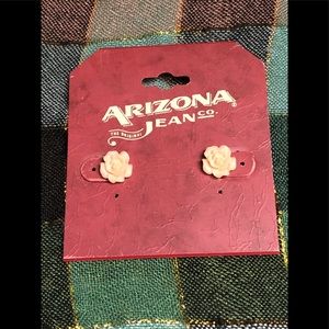 Sweet peach flower earrings.  :)